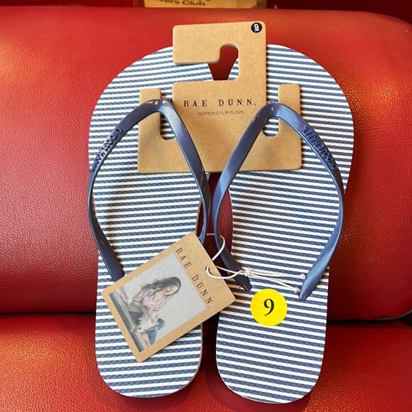 NWT Rae Dunn flip flops - Picture 1 of 2